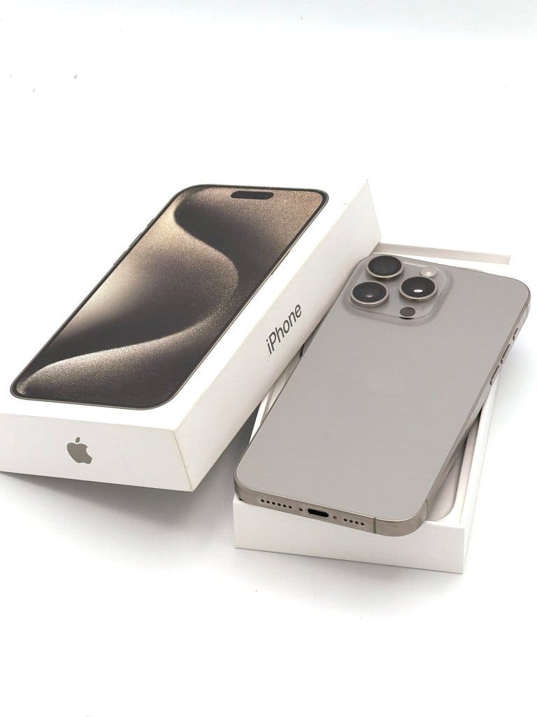 Zeer Nette iPhone 15 Pro Max Natural 256GB, 100% batterij, foto 4