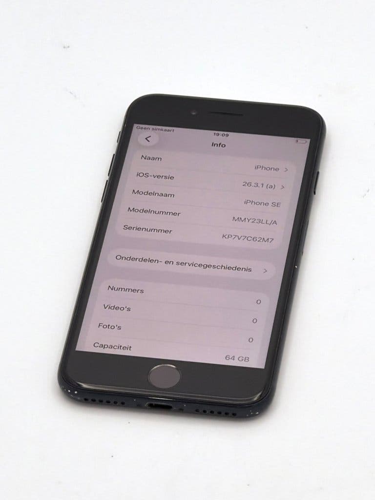 Zeer Nette iPhone SE 2022 Black 64GB, met 100% batterij, foto 2
