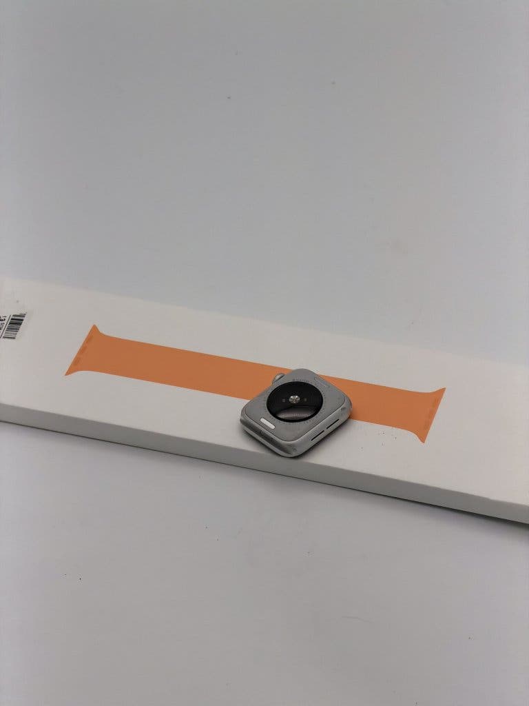 Erg Mooie Apple Watch SE 2022 White, 86% batterijconditie, foto 5