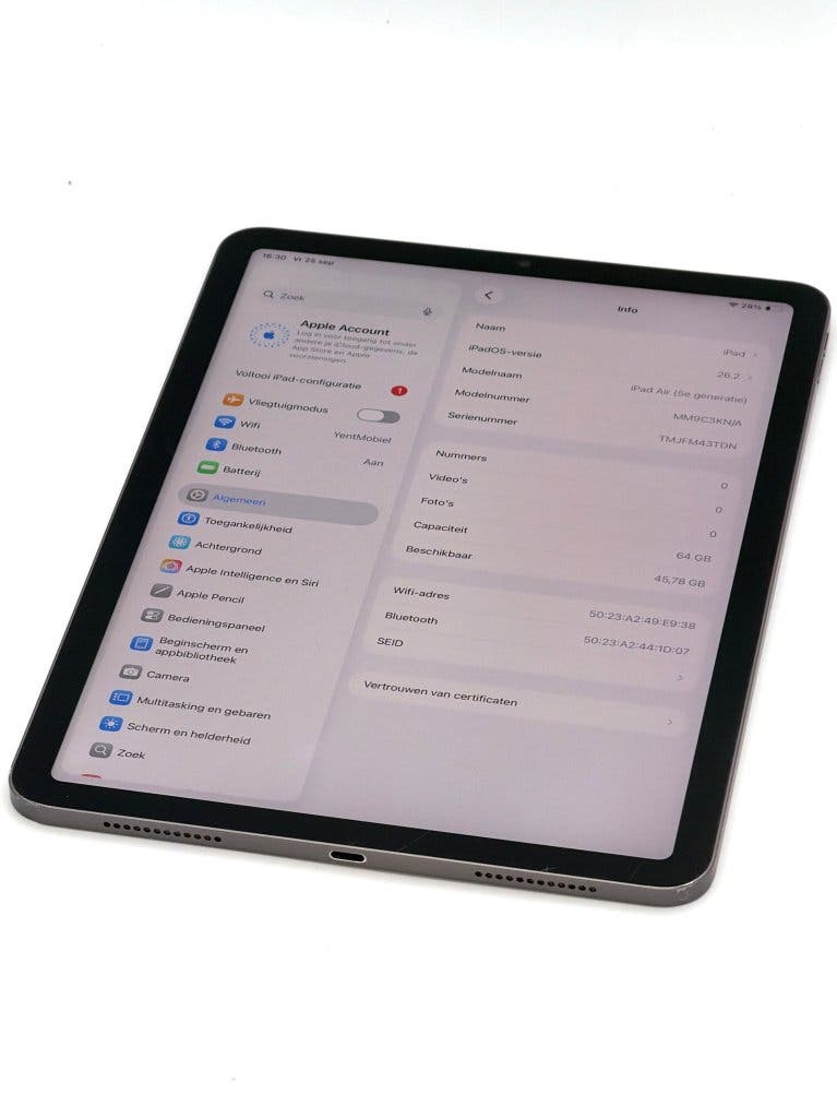 Zeer Nette iPad Air M1 Space Gray, met een goede batterij, foto 2