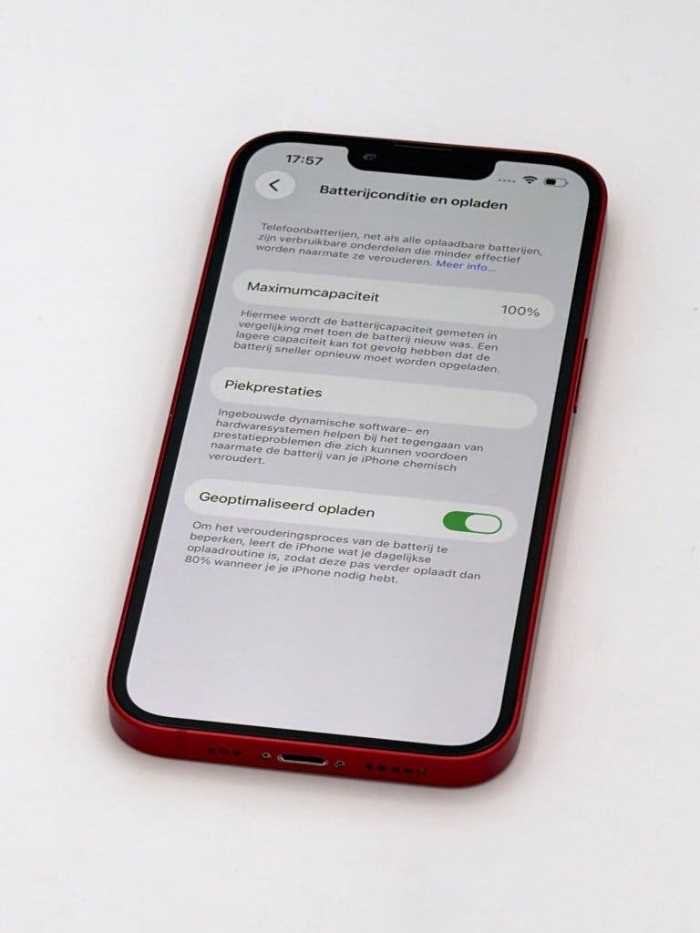 Prachtige iPhone 13 Red 128GB, met 100% batterijconditie, foto 3